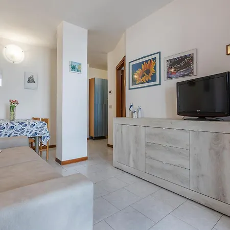 Guesthost - Comfortable With Sea View Apartamento