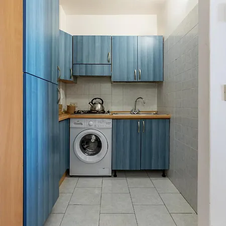 Guesthost - Comfortable With Sea View Apartamento Lido delle Nazioni