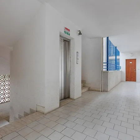 Apartamento Guesthost - Comfortable With Sea View Lido delle Nazioni