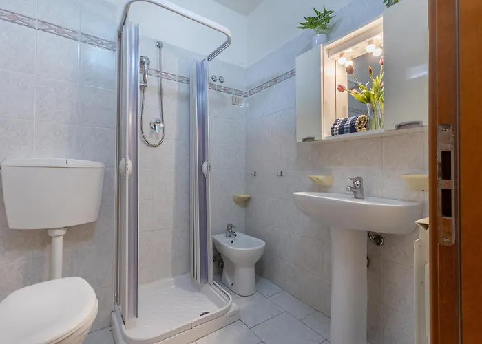 Guesthost - Comfortable With Sea View Apartamento Lido delle Nazioni