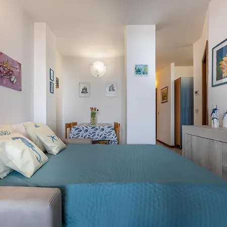 Guesthost - Comfortable With Sea View