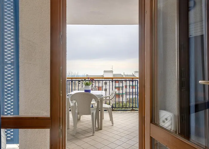 Guesthost - Comfortable With Sea View Lägenhet Lido delle Nazioni