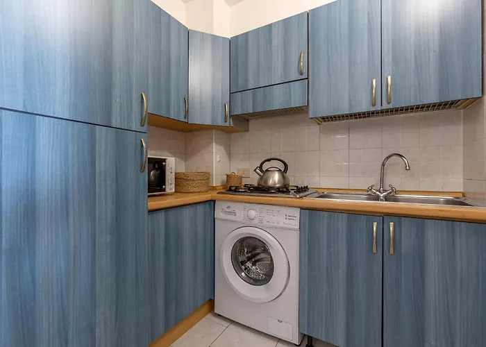 Guesthost - Comfortable With Sea View Apartman